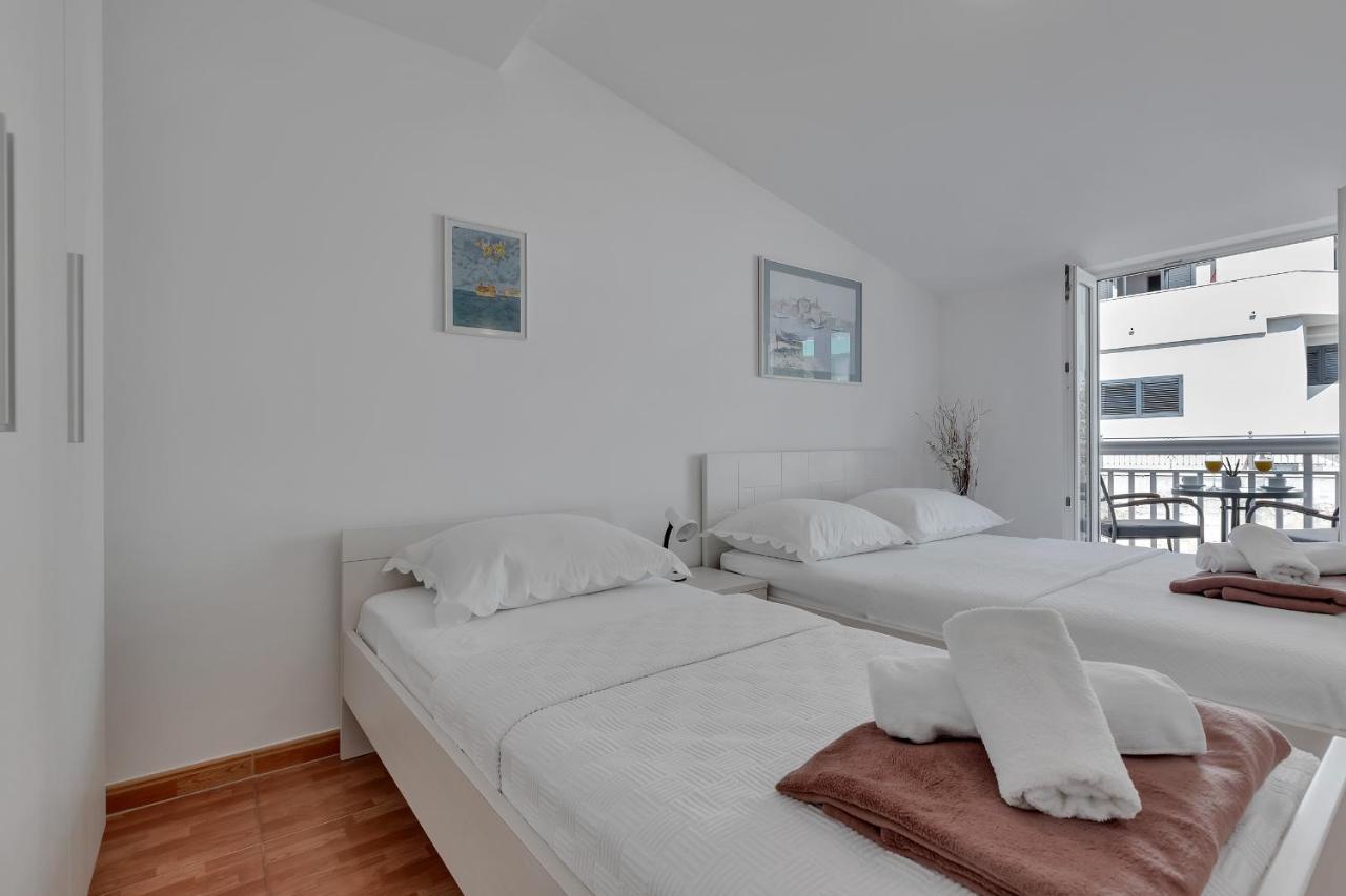Apartman Sara Baška Voda Dış mekan fotoğraf
