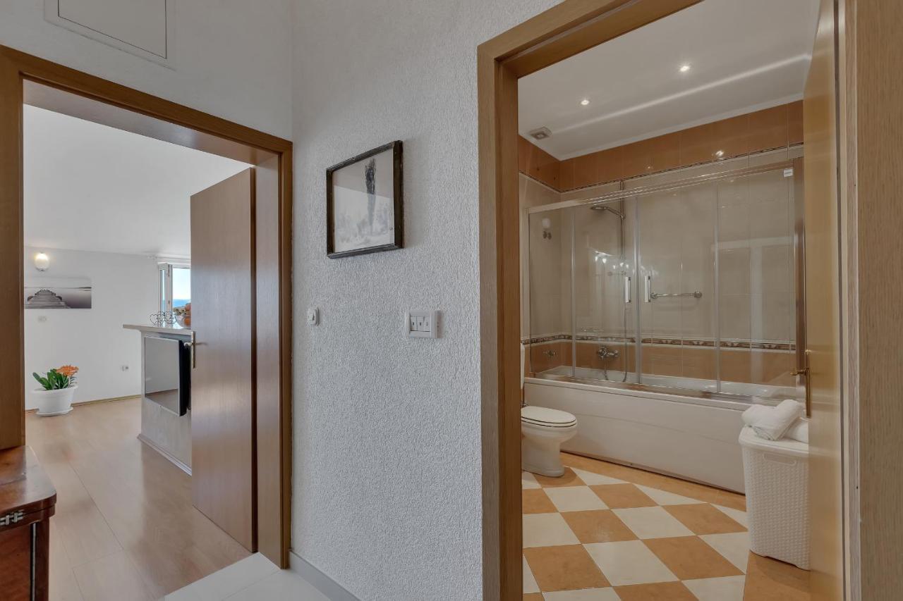Apartman Sara Baška Voda Dış mekan fotoğraf