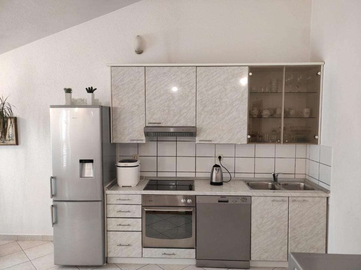 Apartman Sara Baška Voda Dış mekan fotoğraf